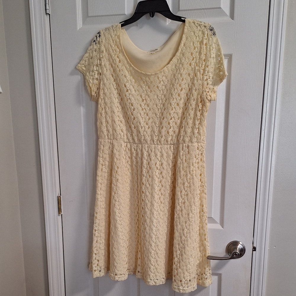 Siren Lily Lace Dress